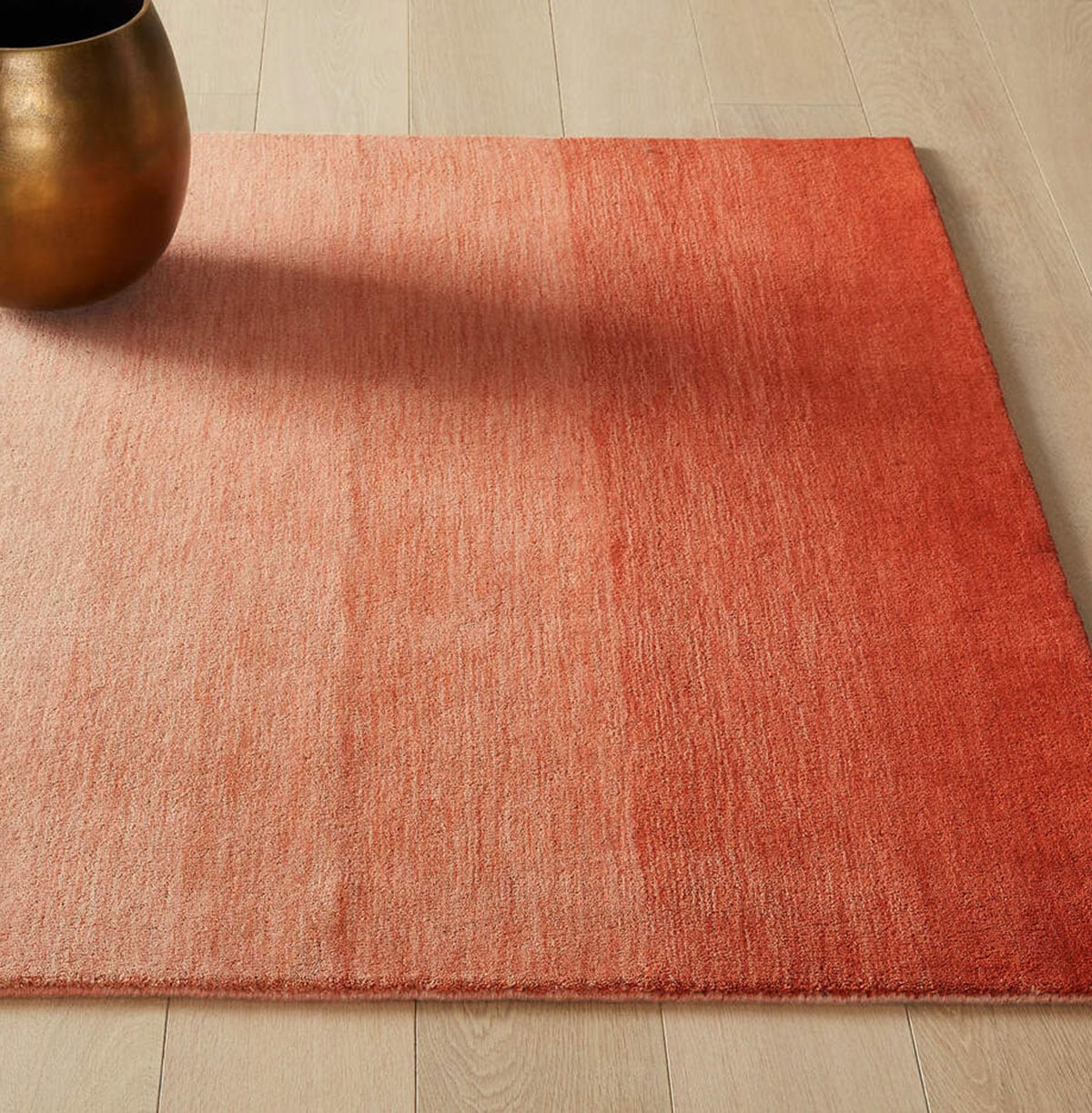 How to choose the perfect Rug for your room | CB2 UAE