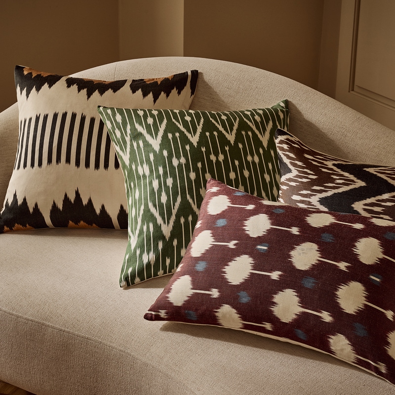 CB2-UAE-ENG-HP-22Sep26-Pillows-Block.jpg